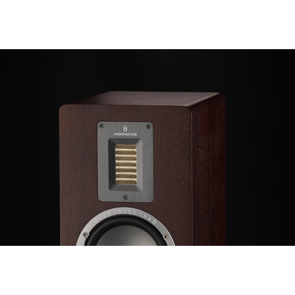 Audiovector.QR5SE.Walnut.7.jpg