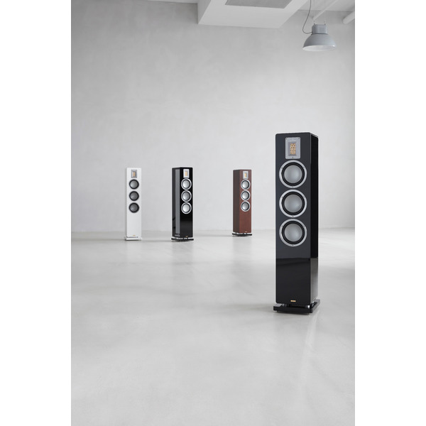 Audiovector.QR5SE.Allcolours.4.jpg