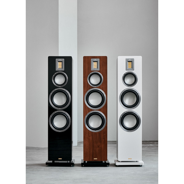 Audiovector.QR7SE.Allcolours.2.jpg