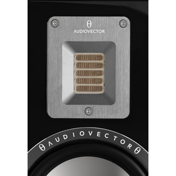 Audiovector.QR3SE.blackpiano.4.jpg