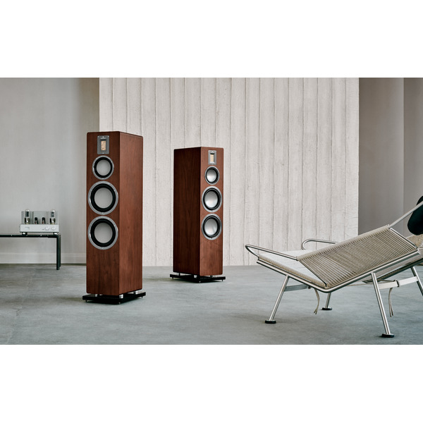 Audiovector.QR7SE.walnut.10.jpg