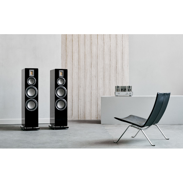 Audiovector.QR7SE.Black.8.jpg