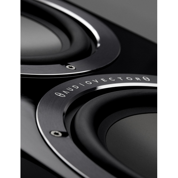 Audiovector.QR7SE.Black.3.jpg