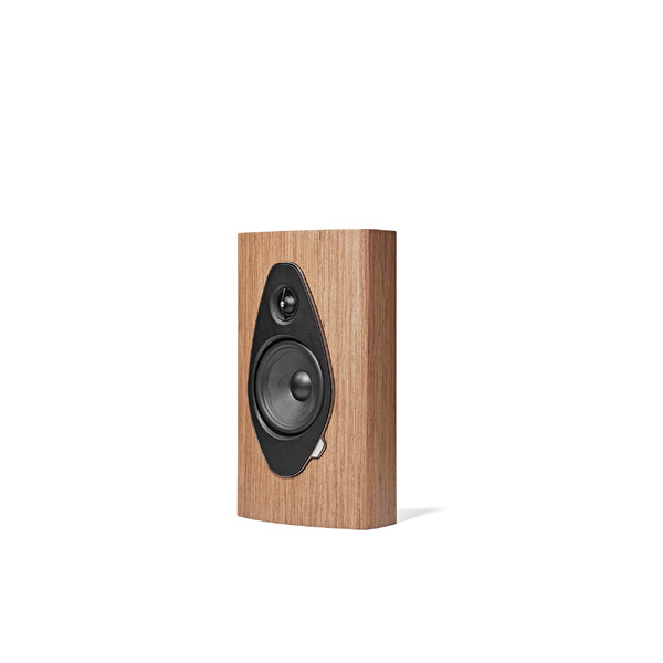 Sonusfaber.sonetto.onwall.G2.walnut.2.jpg