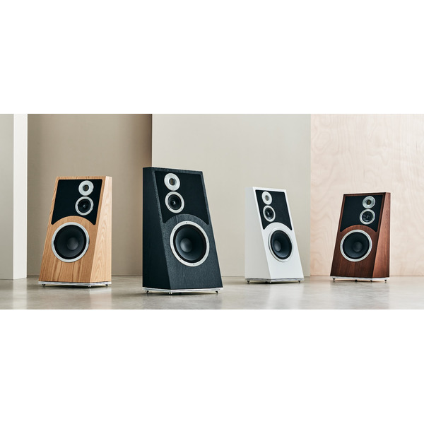 Audiovector.Trapeze.Whitesilk.4.jpg