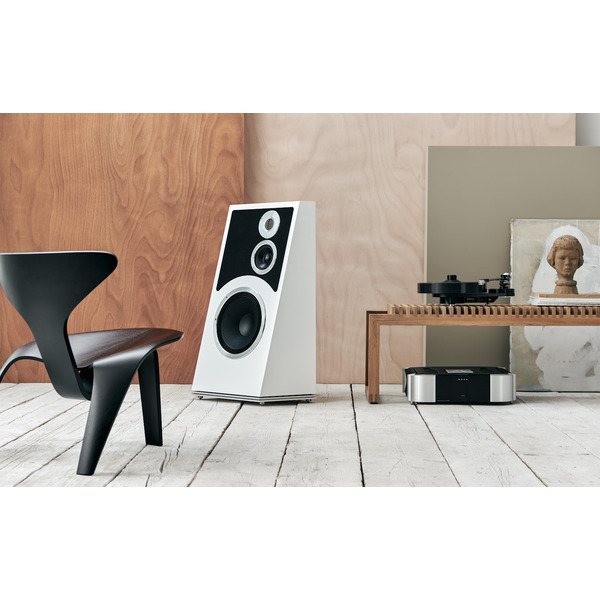 Audiovector.Trapeze.Whitesilk.10.jpg
