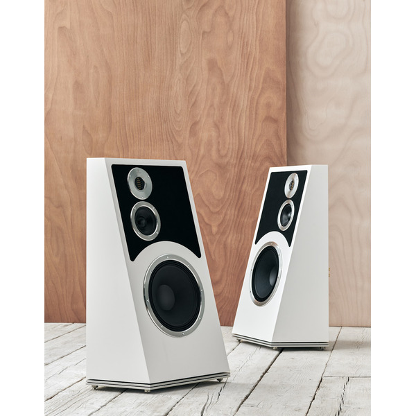 Audiovector.Trapeze.Whitesilk.13.jpg