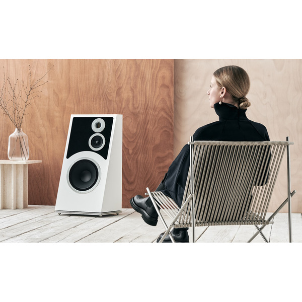 Audiovector.Trapeze.Whitesilk.17.jpg
