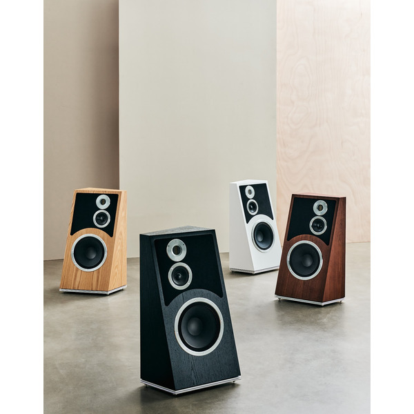 Audiovector.Trapeze.Whitesilk.2.jpg