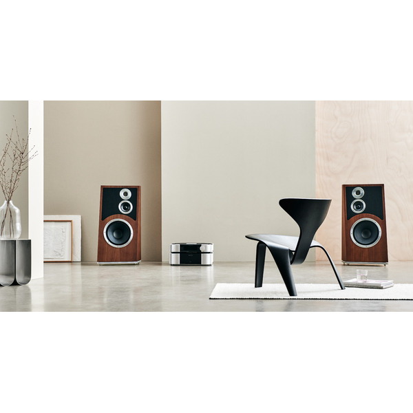 Audiovector.Trapeze.Italianwalnut.5.jpg
