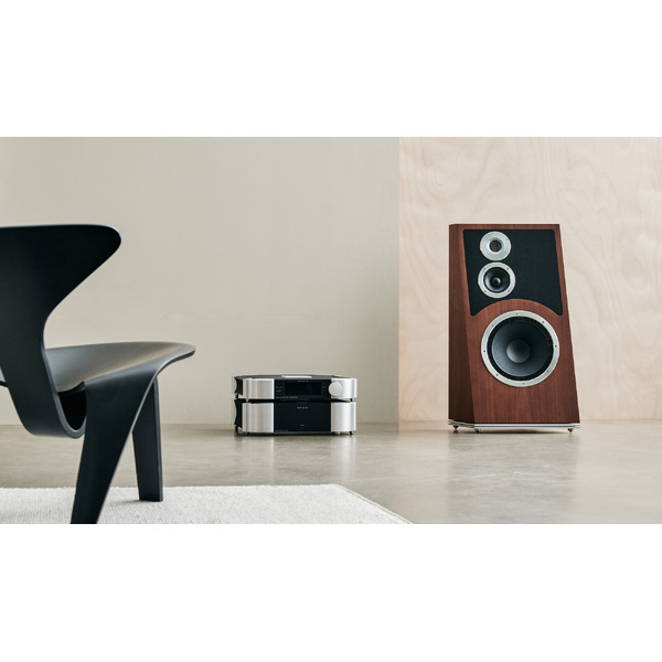 Audiovector.Trapeze.Italianwalnut.2.jpg