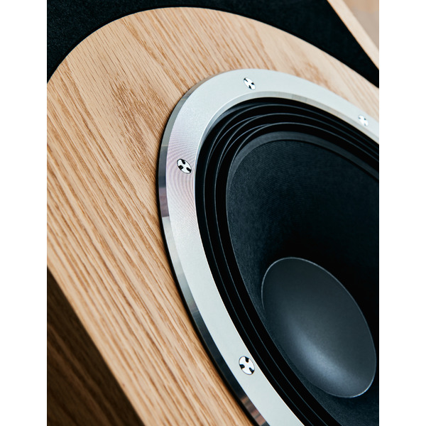 Audiovector.Trapeze.NordicOak.7.jpg