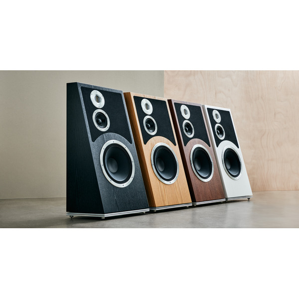 Audiovector.Trapeze.BlackAsh.5.jpg