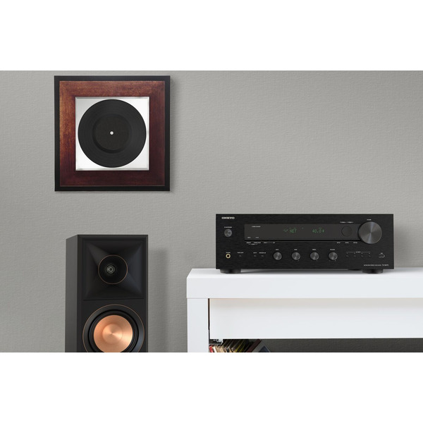 Onkyo-TX-8470-Lifestyle_01-MMP-RP-5000F-EB-Grille_Off.jpg