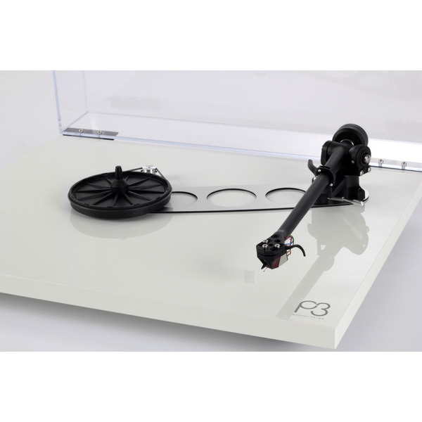 RegaPL3_white_ND3_no_platter_offside_close_2582.jpg