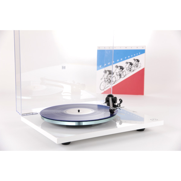RegaPL3_white_ND3_playing_albumcover_2678.jpg