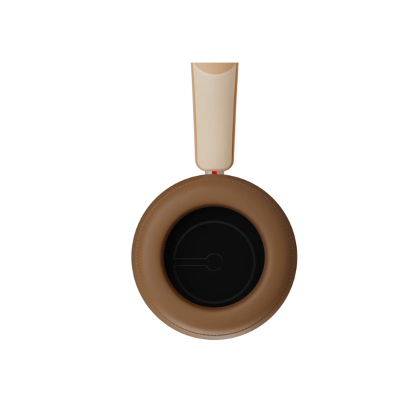 DALI-IO-8_Caramel_White_05.png