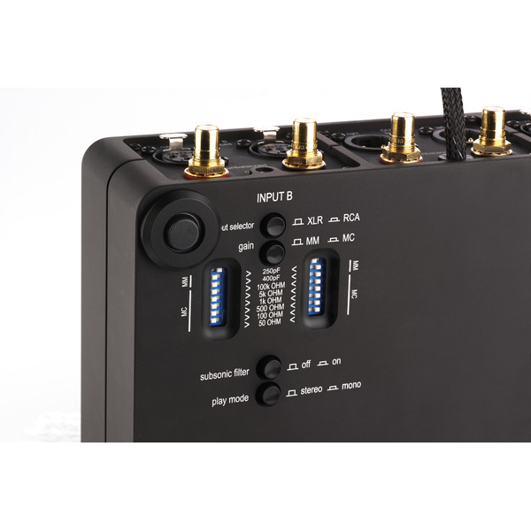 E-Balance-Reference-Phono-V2-black-Det3-21-12.jpg
