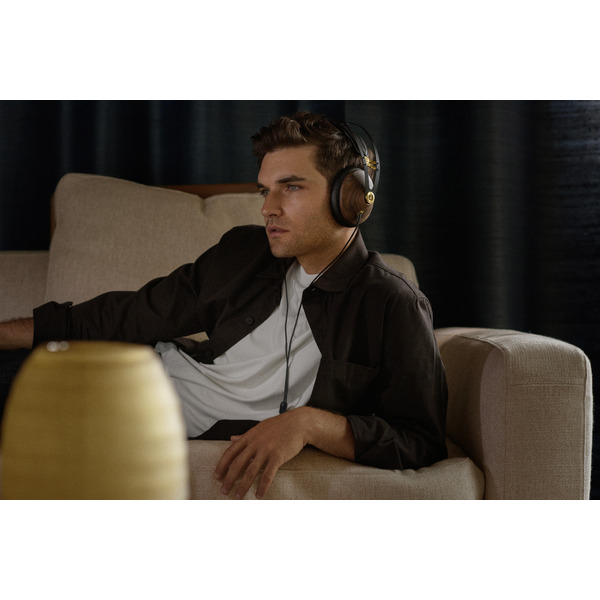 Mezeaudio99classicsV2Walnutgold35.jpg
