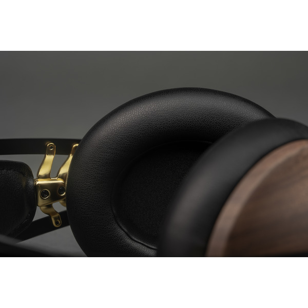 Mezeaudio99classicsV2Walnutgold7.jpg