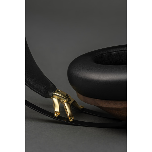 Mezeaudio99classicsV2Walnutgold5.jpg