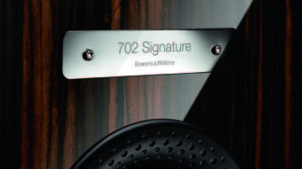 High--702SignatureDatukGlossPlaqueDetail.jpg