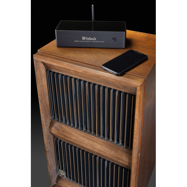 MB20onML-1Cspeakerwithphonehires.jpg